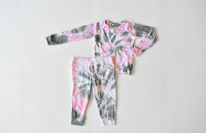 Kids tie dye loungewear set in pink and olive
